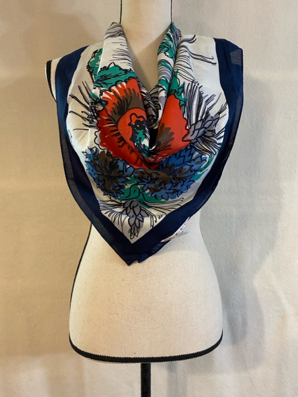CAbi Carol Anderson 100% cotton scarf poppies #364 - Picture 8 of 9